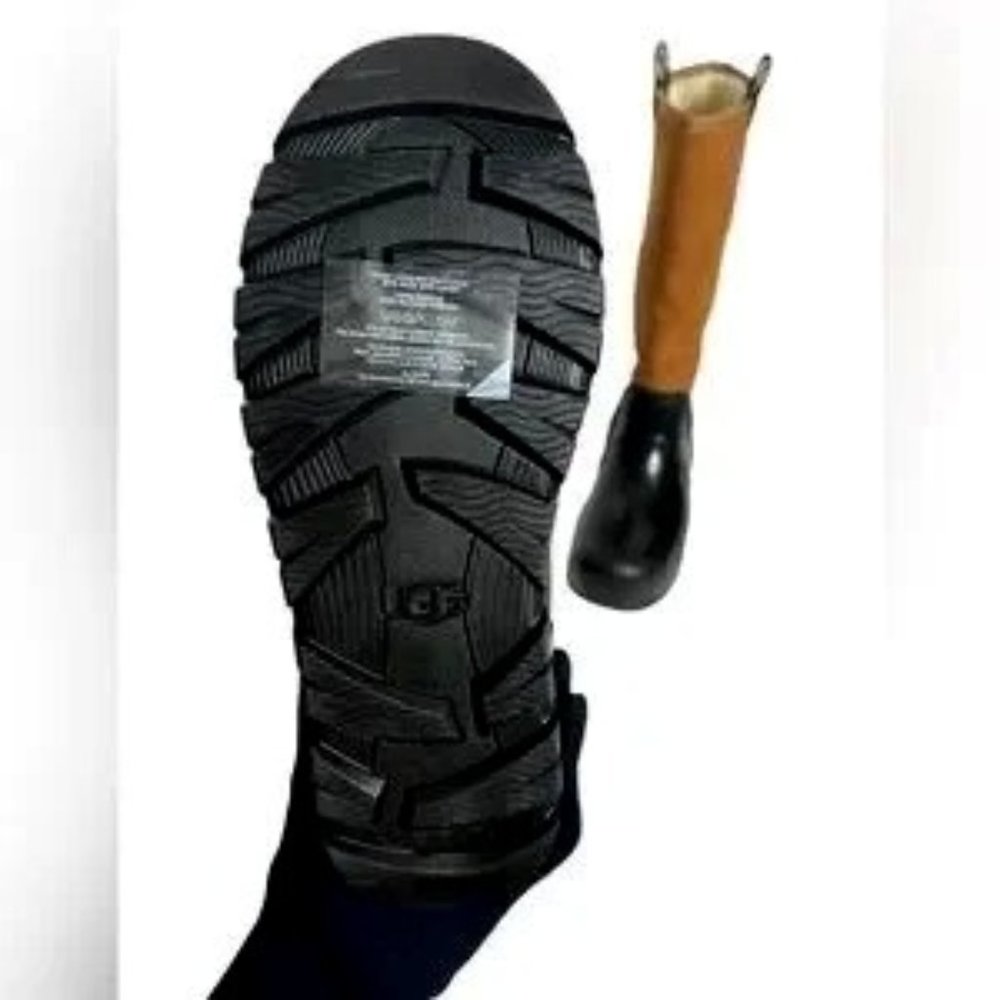 UGG Women Raincloud Tall Boot, Size 8